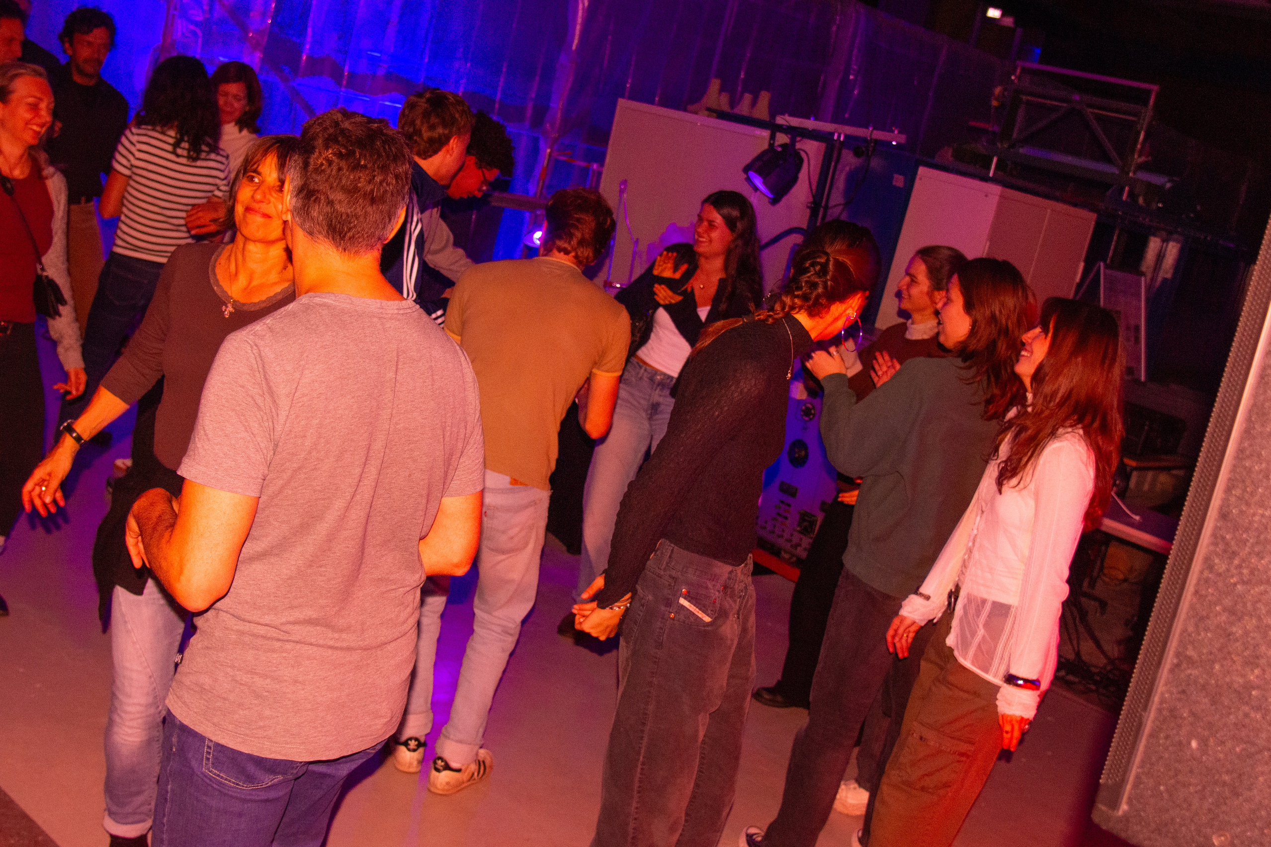 Junge Leute auf der Tanzfläche