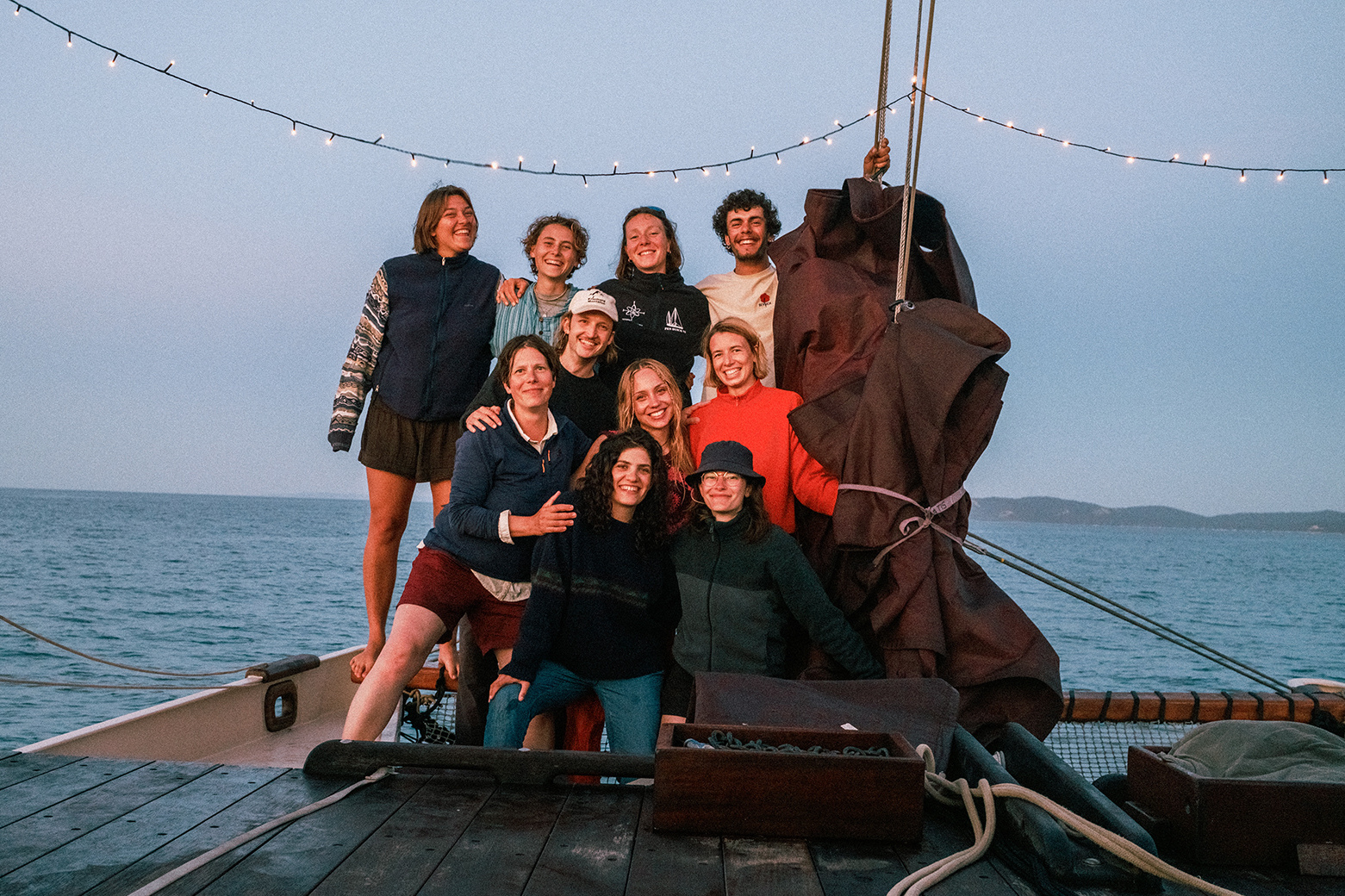 Gruppenfoto auf dem Katamaran