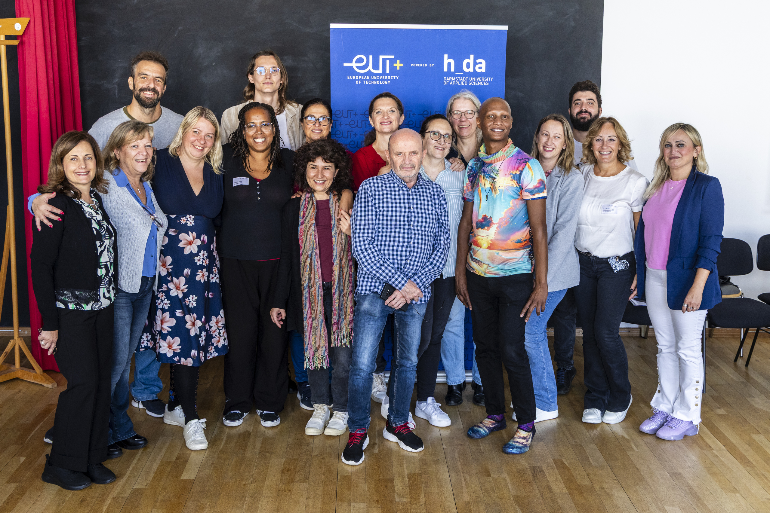 Gruppenbild mit den Teilnehmenden der EUT+ Staff Week