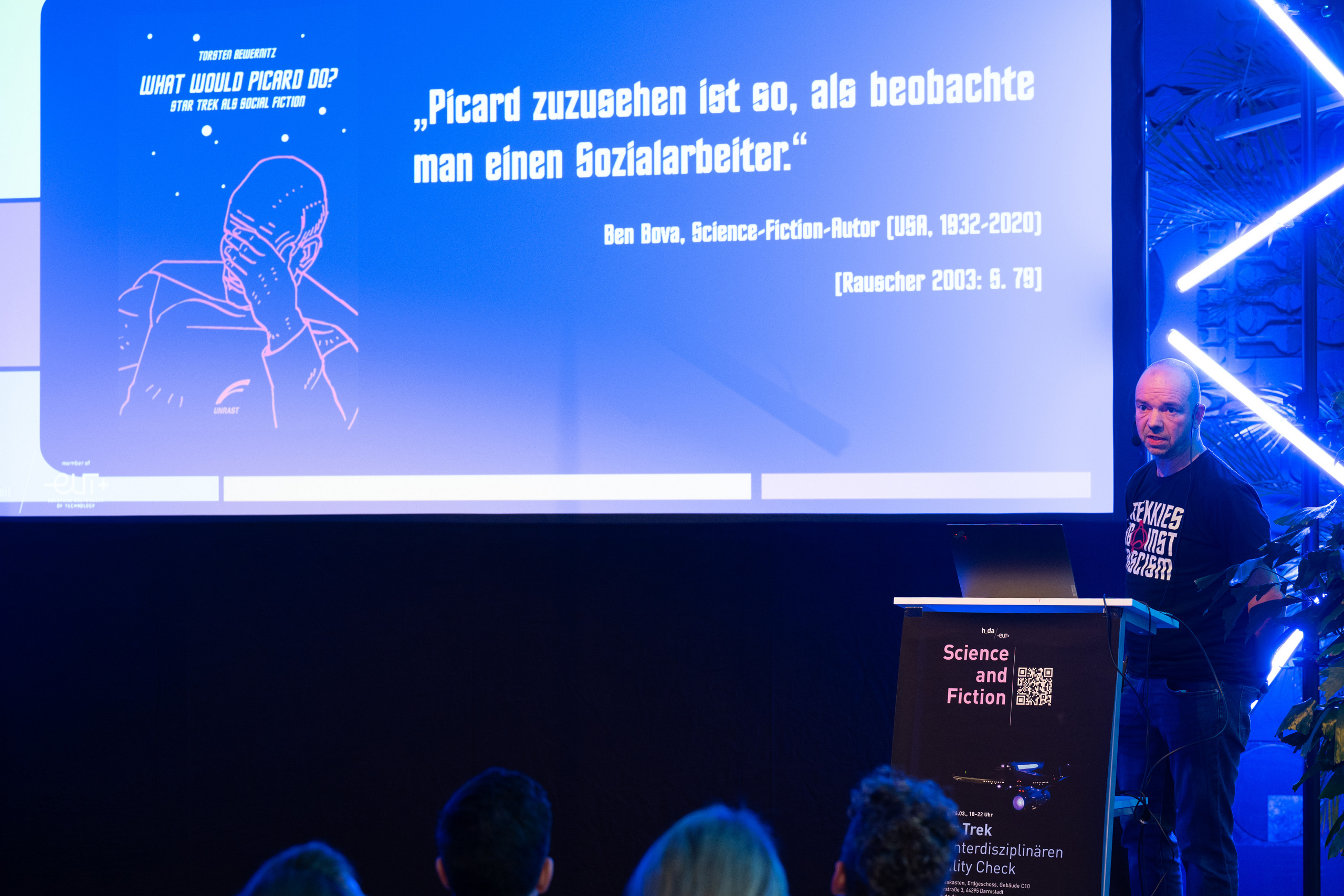 Prof. Dr. Torsten Bewernitz auf dem Podium